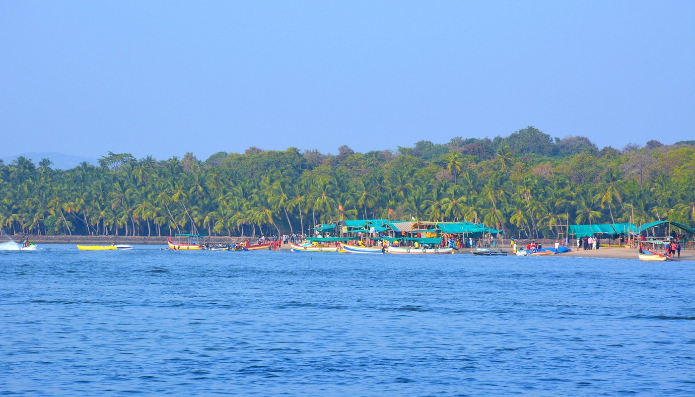 Vengurla-img-Tsunami Beach